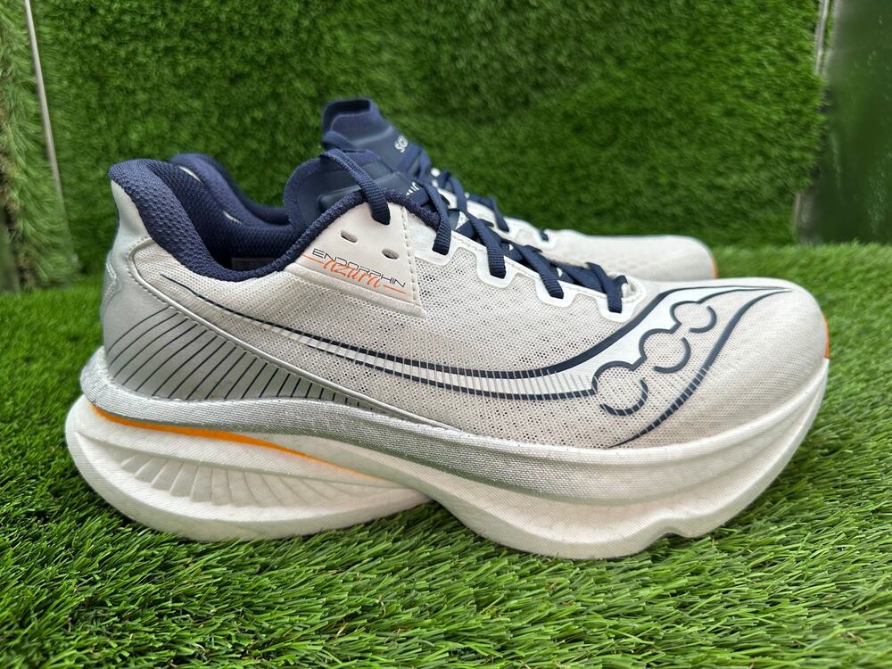 Saucony Endorphin Azura S101329-1005 Athletic Sneaker Men's 10 White Mesh Sports